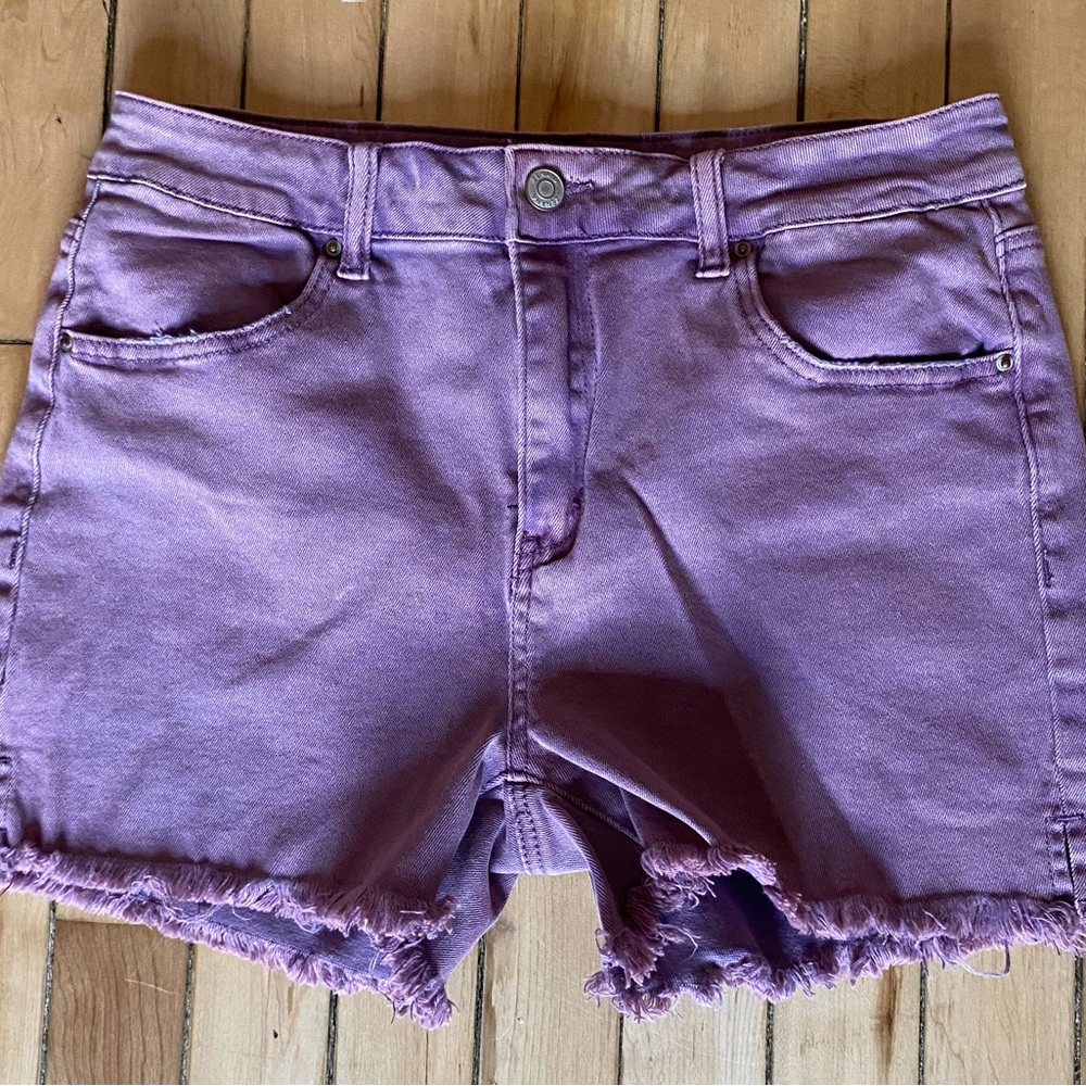 Medium stretchy purple shorts